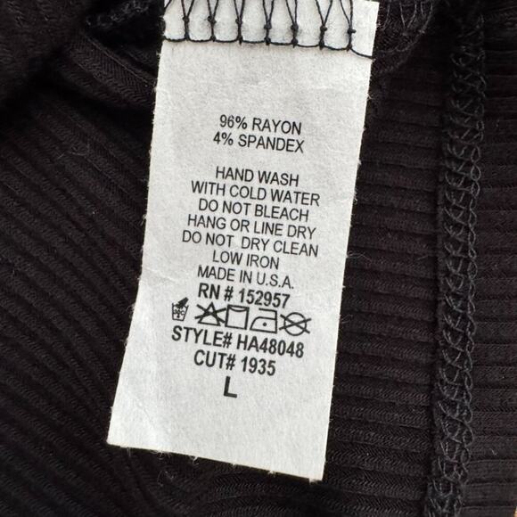 Black Cropped Ribbed V-Neck Cardigan Sweater Size Large - Picture 4 of 4